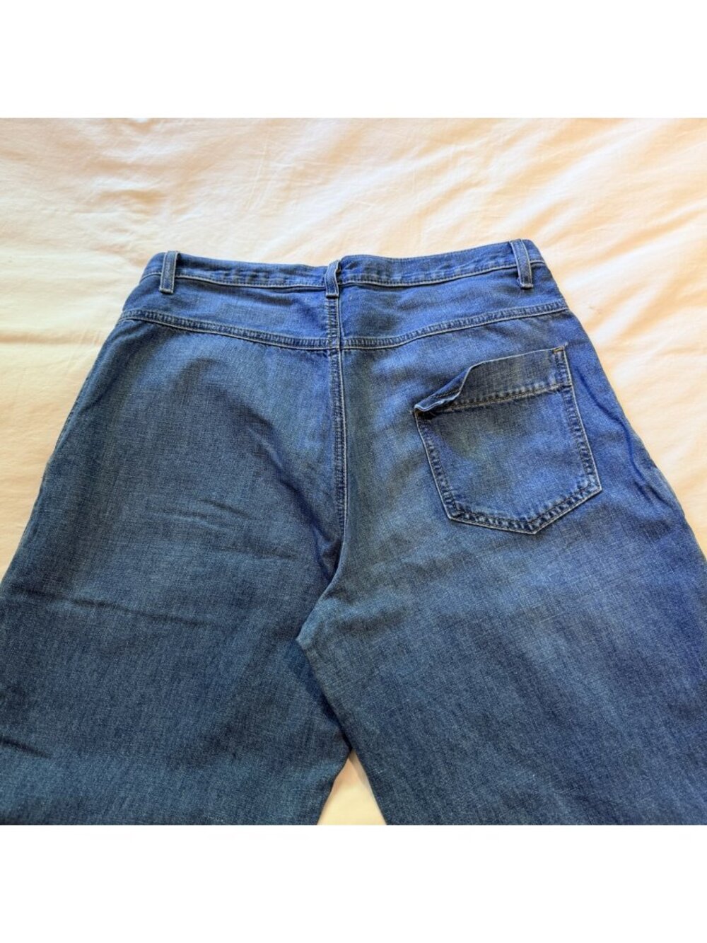 TWP Jetties Mid-Rise Barrel-Leg lightweight denim in Vintage Wash 29 - Picture 8 of 12